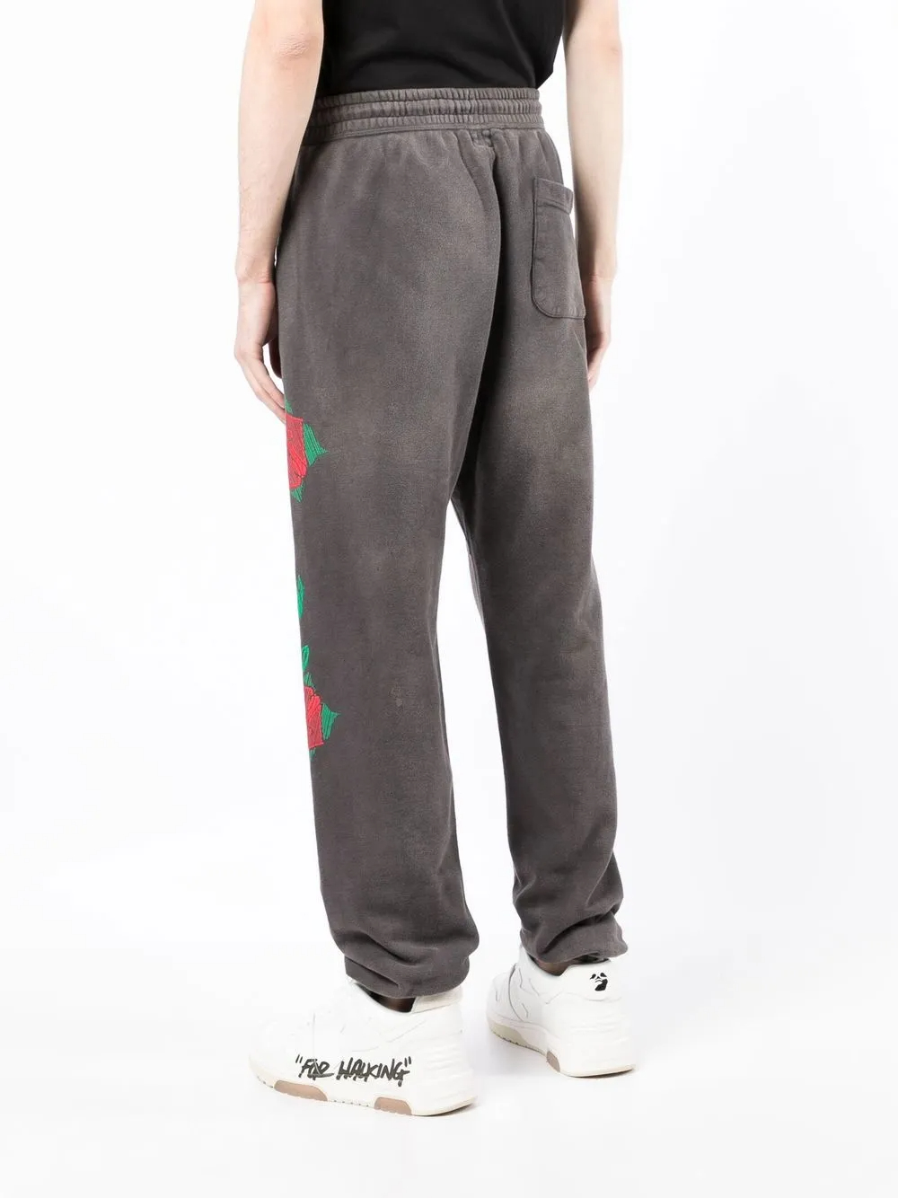 Pantalon de jogging fuselé en coton 100 % noir délavé 420 g/m² | Imprimé logo, détails tête de mort et rose, taille élastiquée avec cordon de serrage - YJ003 5