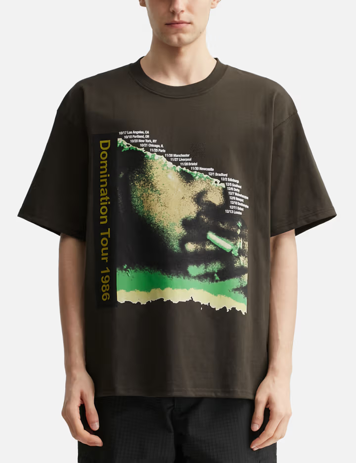 Camiseta gráfica Domination Tour marrón de 240 g/m² 1