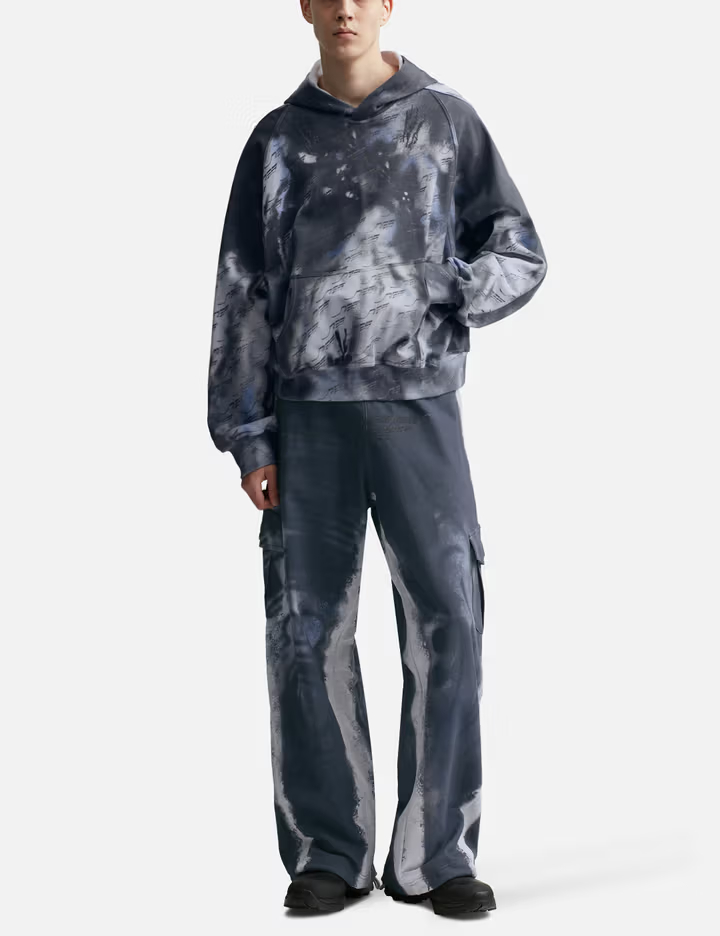 Herren-Kapuzenpullover in Cool Grey (320 g/m²) mit Allover-Print und Stickereien 4