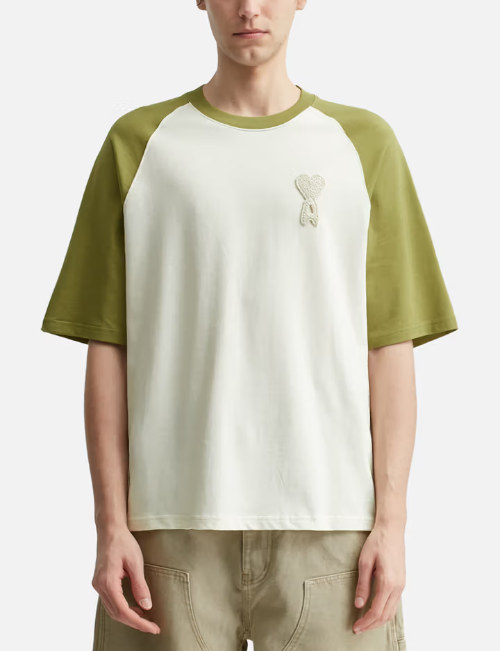 T-shirt raglan unisexe en jersey de coton épais 260 g/m² blanc cassé et matcha avec écusson cœur