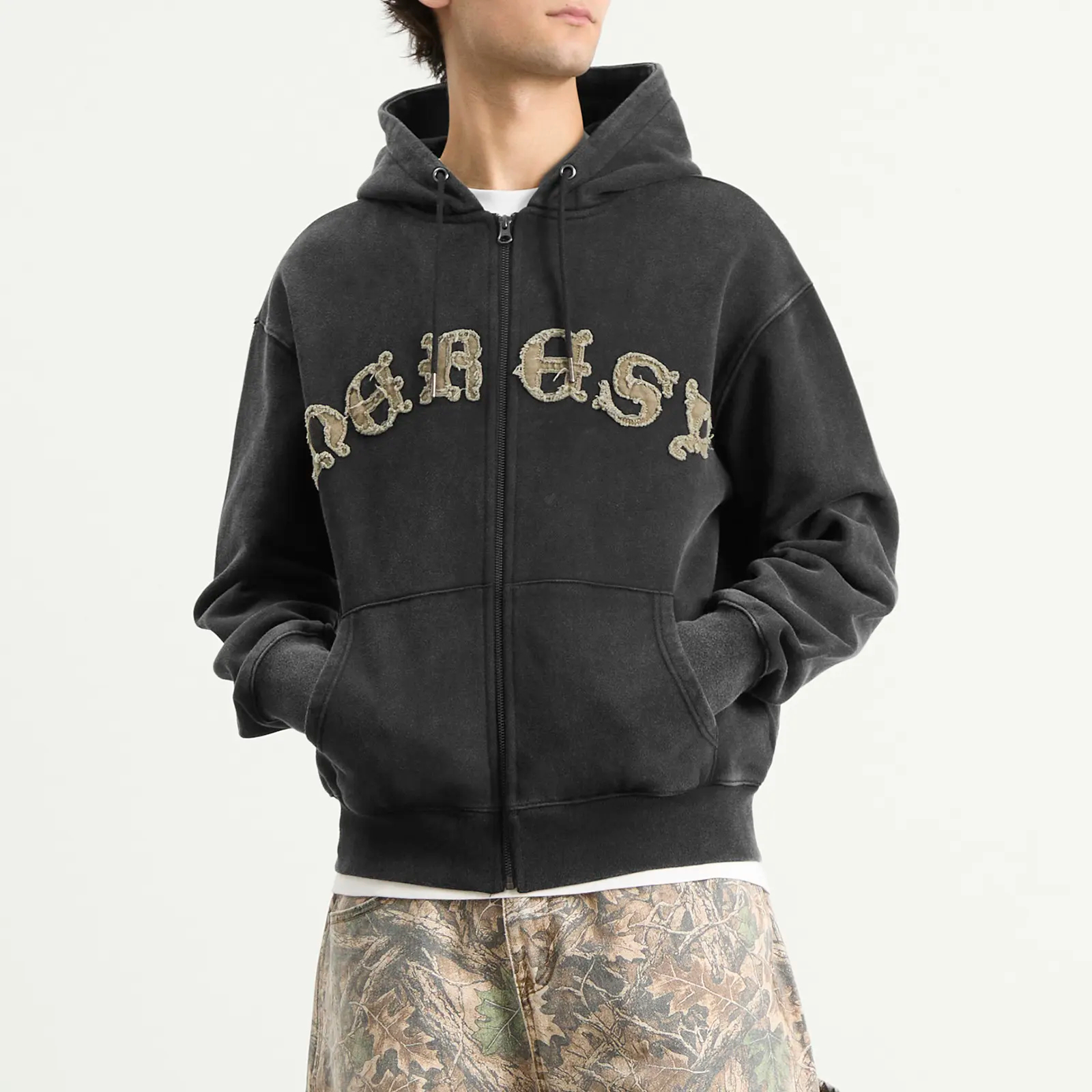 Sweat à capuche unisexe noir délavé 360 g/m² 100 % coton mi-lourd, fermeture éclair intégrale, broderie celtique.