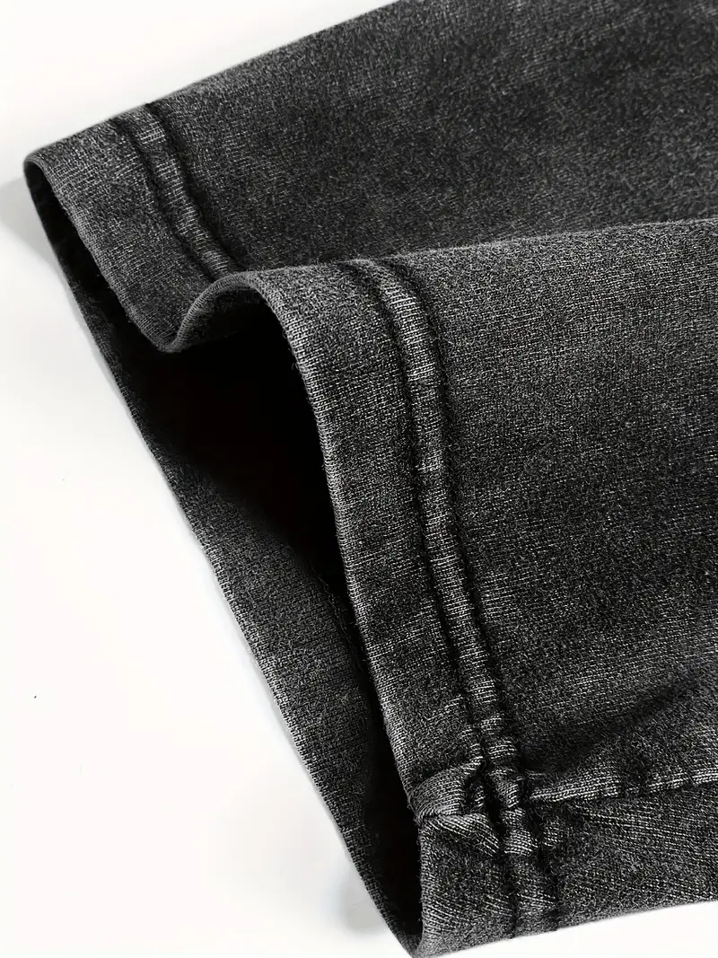 T-shirt oversize in cotone pesante 280 g/m² con lavaggio stone wash e effetto invecchiato. 11
