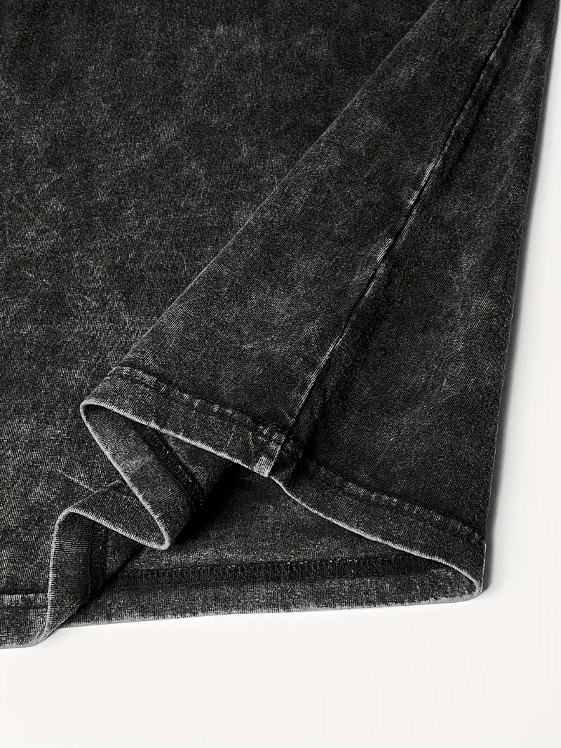 T-shirt oversize in cotone pesante 280 g/m² con lavaggio stone wash e effetto invecchiato. 10
