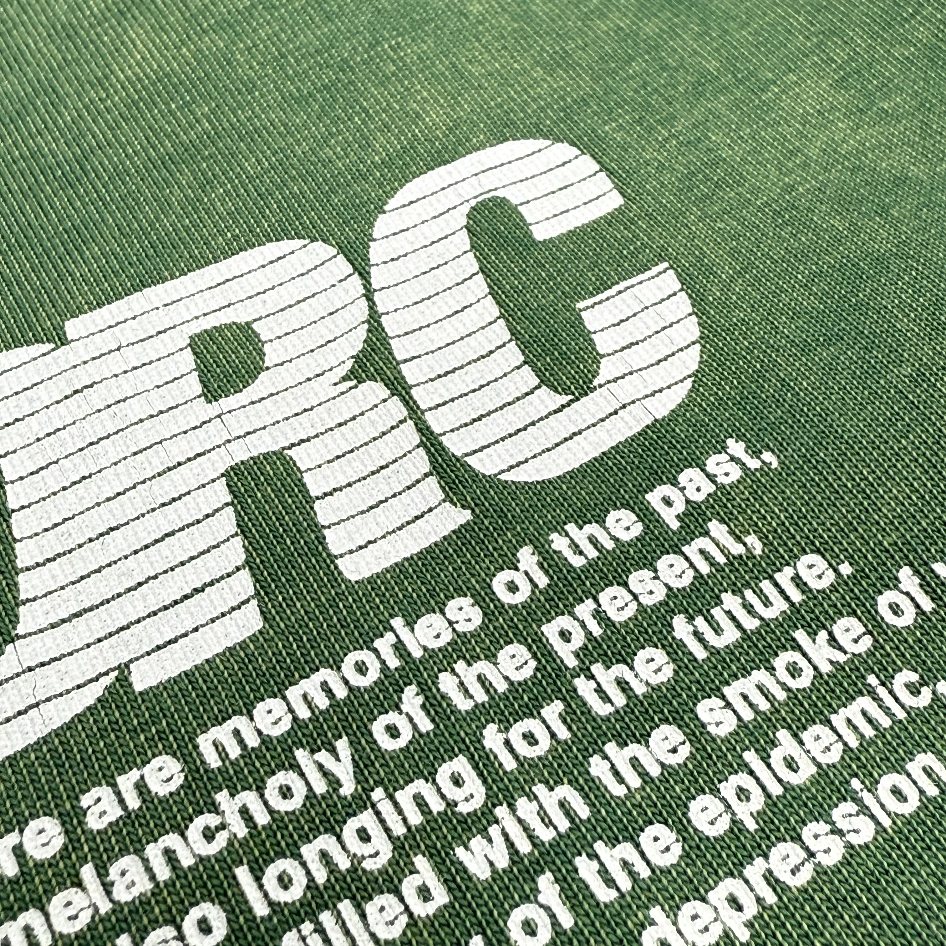 T-shirt oversize verde vintage da 230 g/m² con grafica streetwear DRC. 10