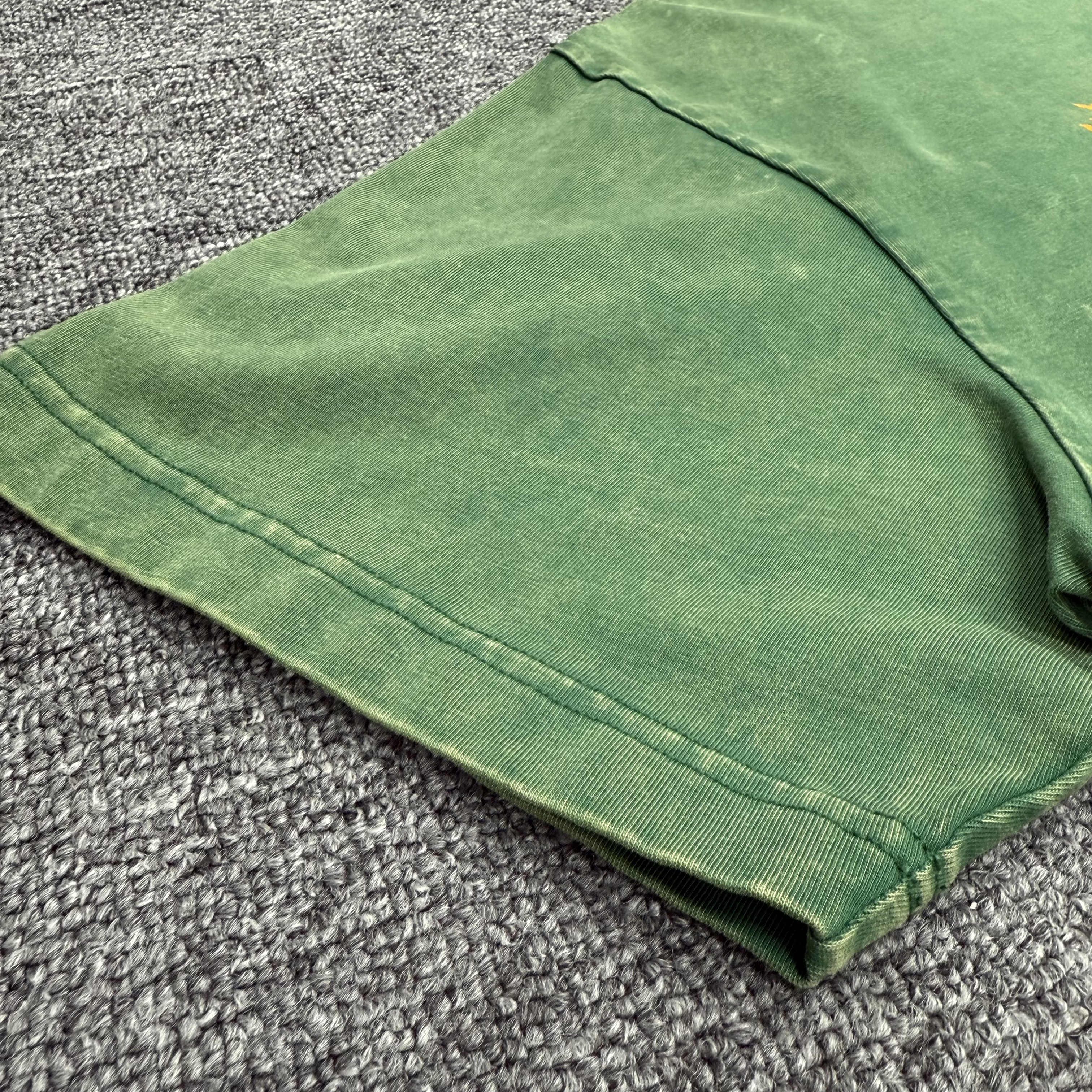 T-shirt oversize verde vintage da 230 g/m² con grafica streetwear DRC. 8