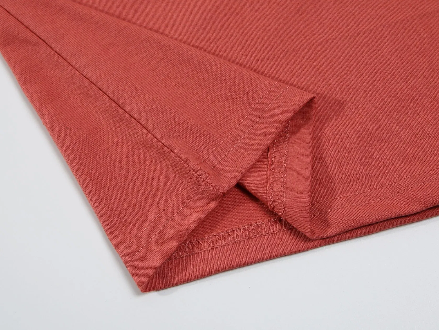 Individuell gestaltete T-Shirts aus 100 % Baumwolle – Großhandel für Bekleidung – Stickerei und Siebdruck 7