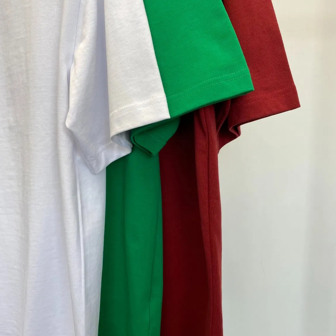 Custom Logo T-Shirt in 100% Cotton - Wholesale Screen Print & Embroidery 4