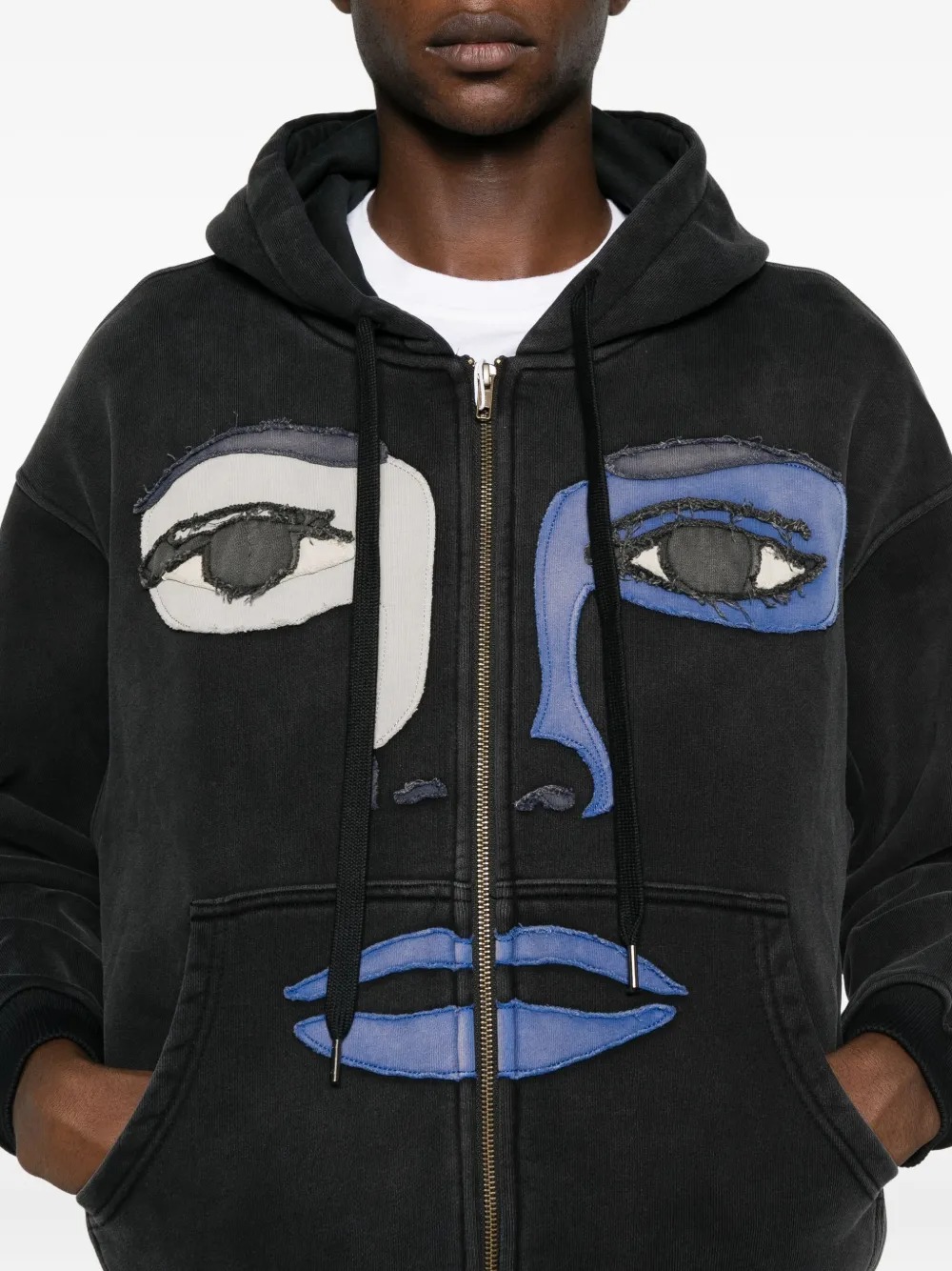 Sweat à capuche oversize en coton 600 g avec poche, orné d'appliqués brodés et délavés à l'acide. 3