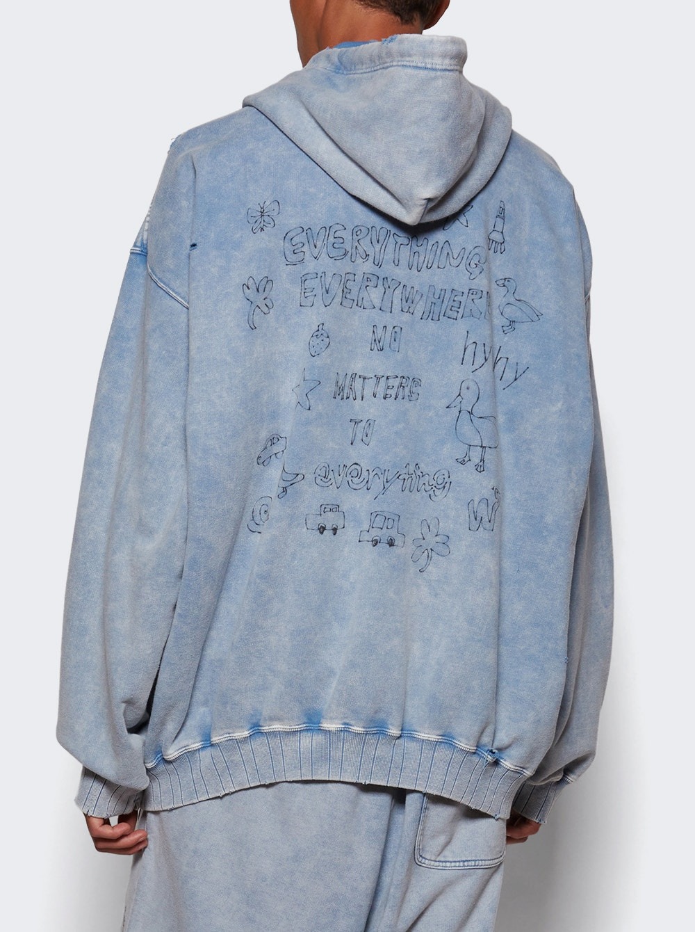 Sweat à capuche oversize en coton 470 g, délavé à l'acide et orné d'appliqués, avec poche. 6