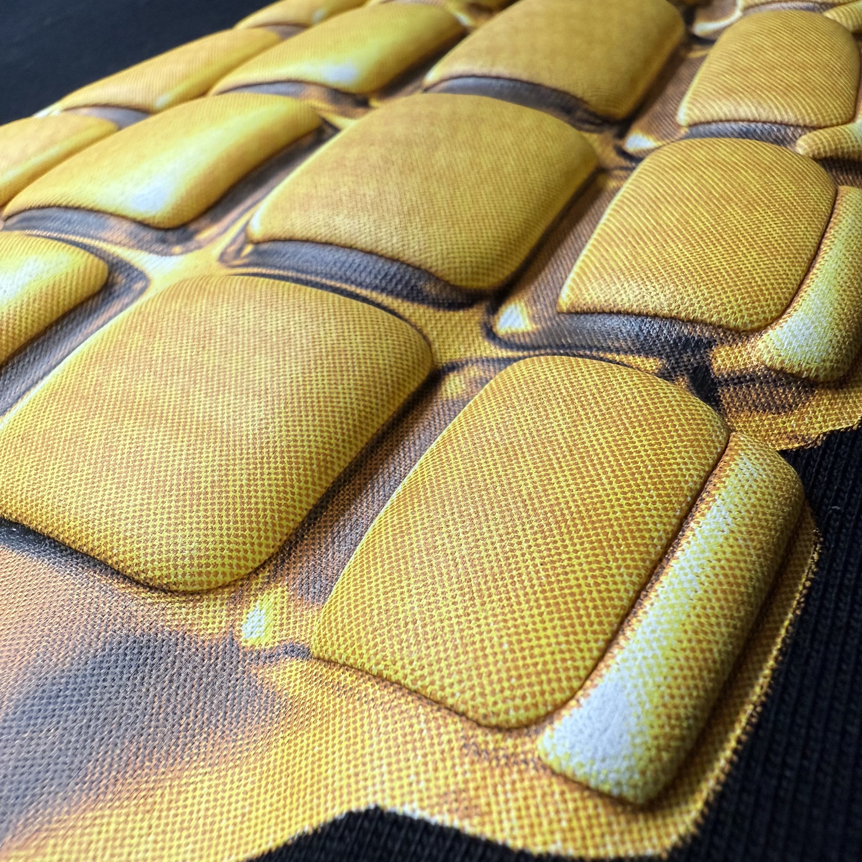 T-shirt premium en coton 270 g/m² | Grenade dorée imprimée en relief 3D, style streetwear 2