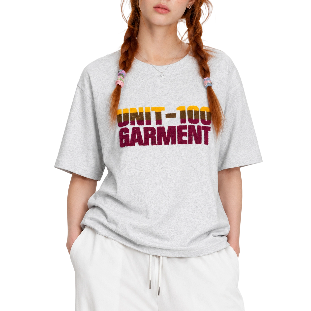 T-shirt girocollo premium in ciniglia di cotone biologico al 100%, 275 g/m², con ricamo. 4